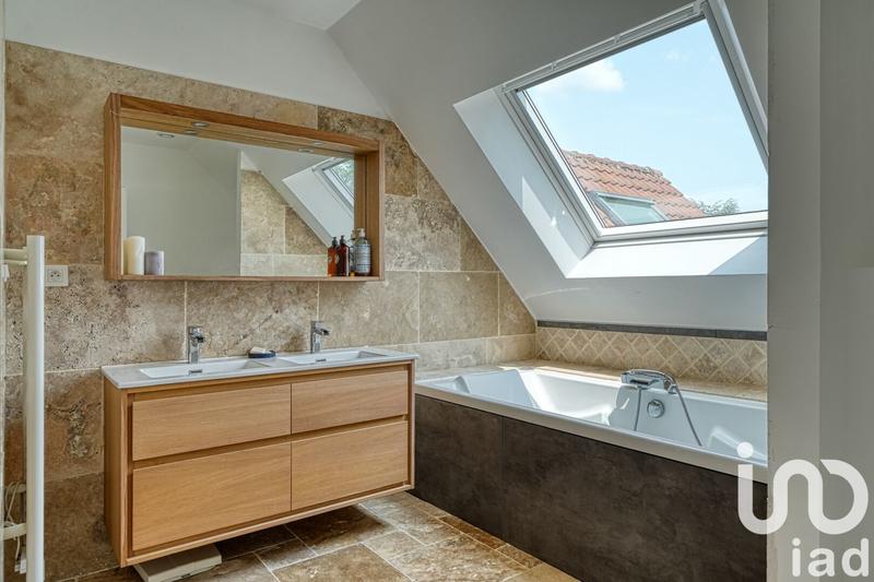 Maison - 151 m² - 6 pièces