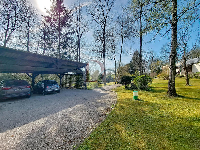 Maison - 340 m² - 9 pièces