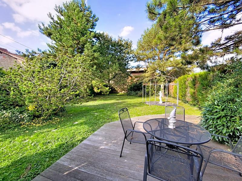 Maison - 333 m² - 11 pièces