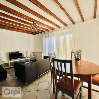 Maison - 91 m² - 4 pièces