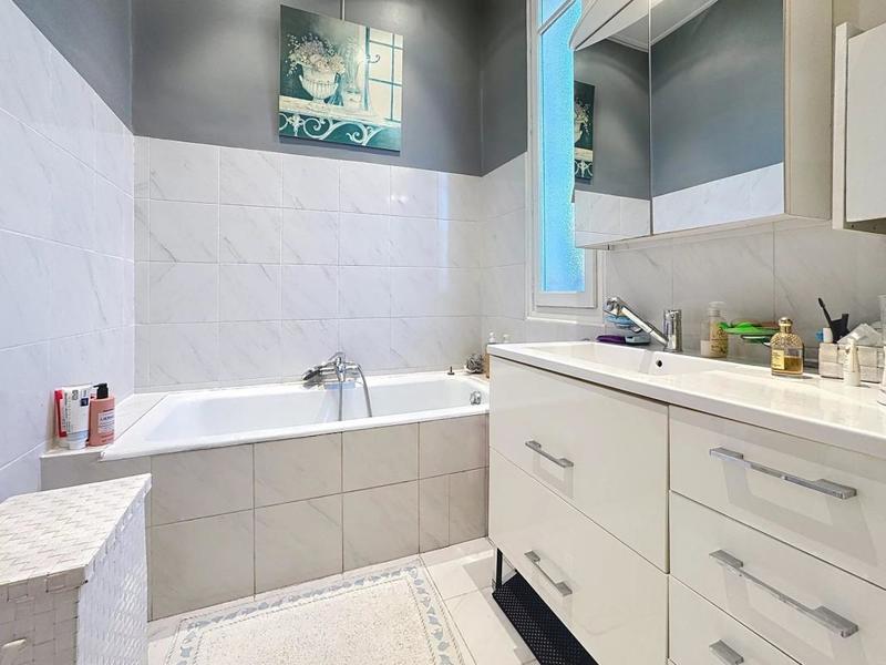 Appartement - 96 m² - 3 pièces