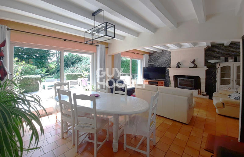 Maison - 180 m² - 7 pièces