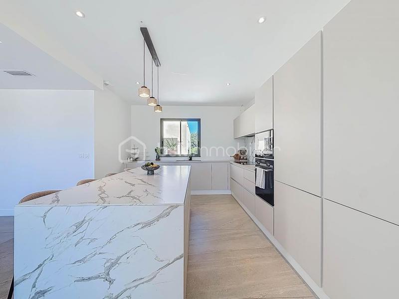 Maison - 346 m² - 8 pièces