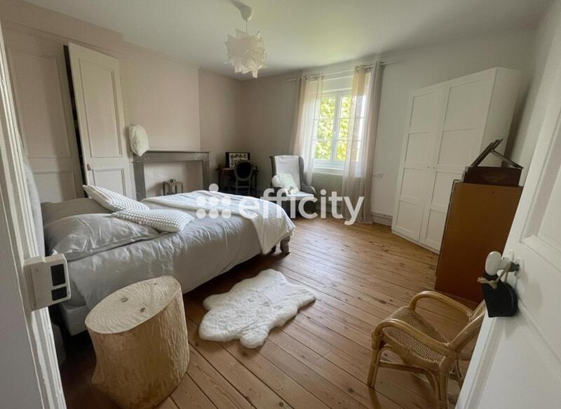 Château - 340 m² - 10 pièces