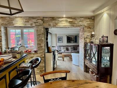 Maison - 108 m² - 6 pièces