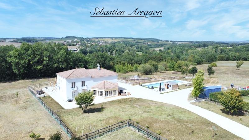 Villa - 250 m² - 6 pièces