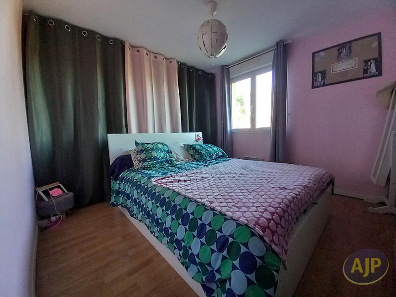 Maison - 94 m² - 5 pièces