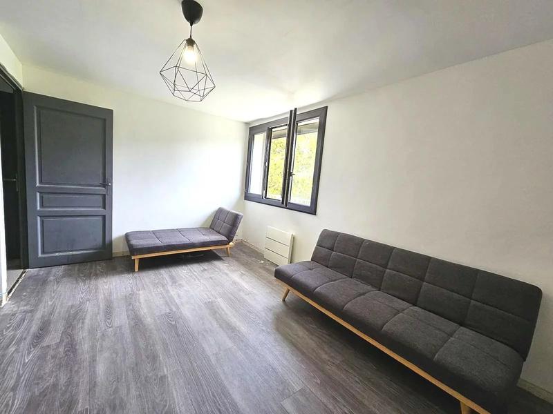 Maison - 230 m² - 8 pièces