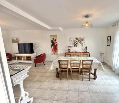 Demeure - 107 m² - 5 pièces