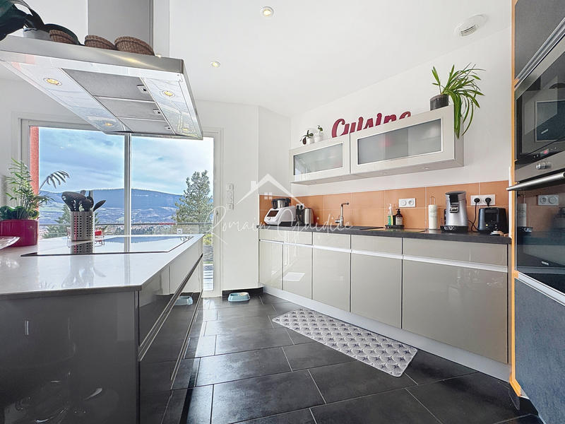 Villa - 140 m² - 5 pièces