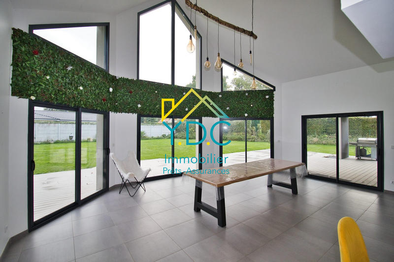 Maison contemporaine - 232 m² - 7 pièces