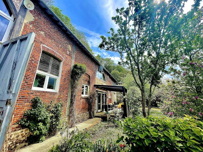 Maison - 276 m² - 10 pièces