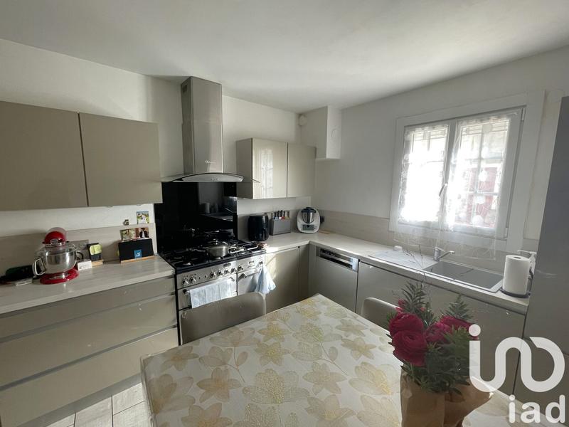 Maison - 303 m² - 12 pièces