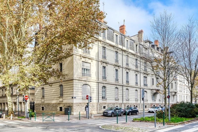 Appartement - 193 m² - 5 pièces