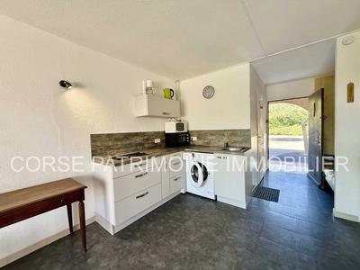 Studio - 25 m² - 1 pièce