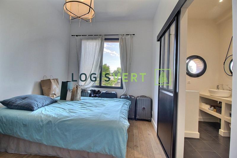 Maison - 172 m² - 10 pièces