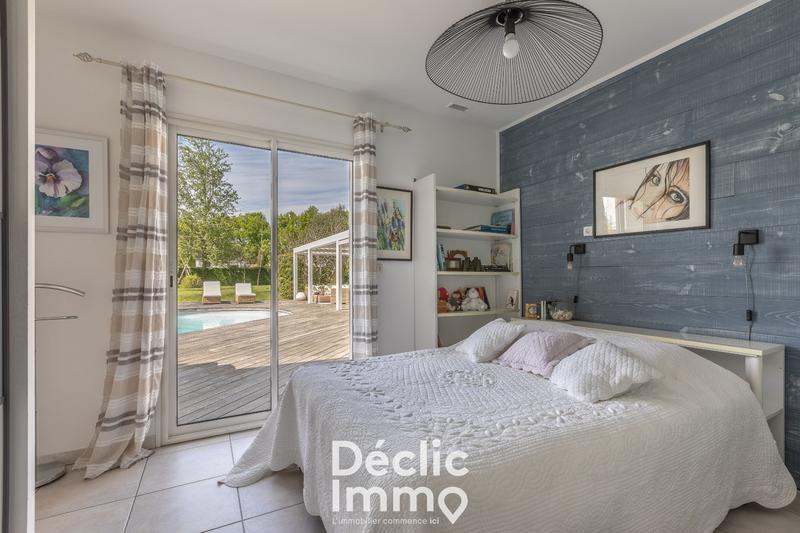 Maison - 235 m² - 7 pièces