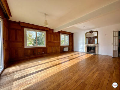 Maison - 284 m² - 12 pièces