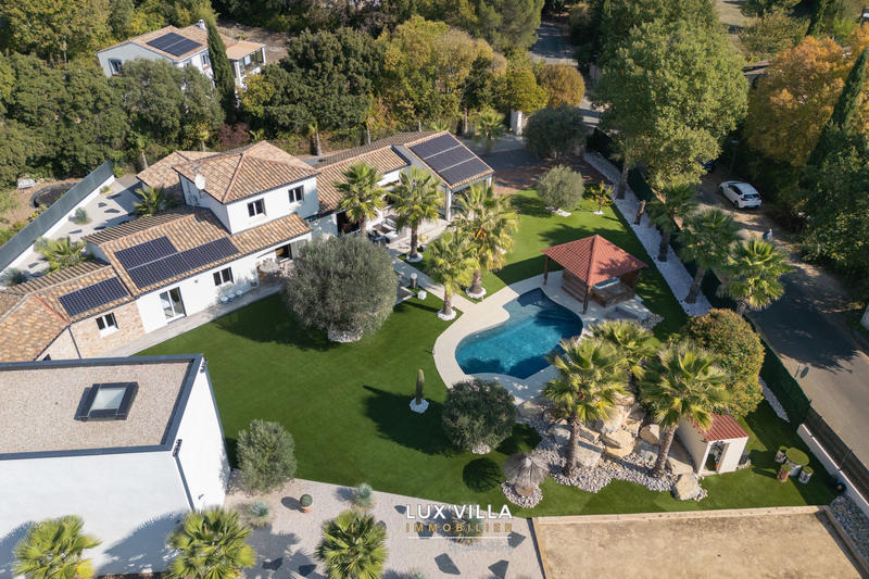 Villa - 344 m² - 12 pièces