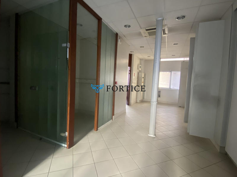 Local commercial - 268 m²