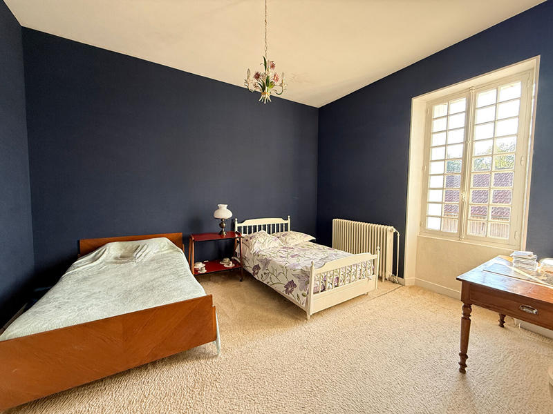 Maison - 360 m² - 10 pièces