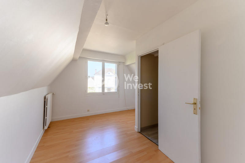 Maison - 180 m² - 8 pièces