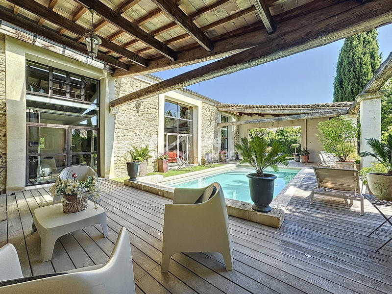 Maison - 260 m² - 8 pièces