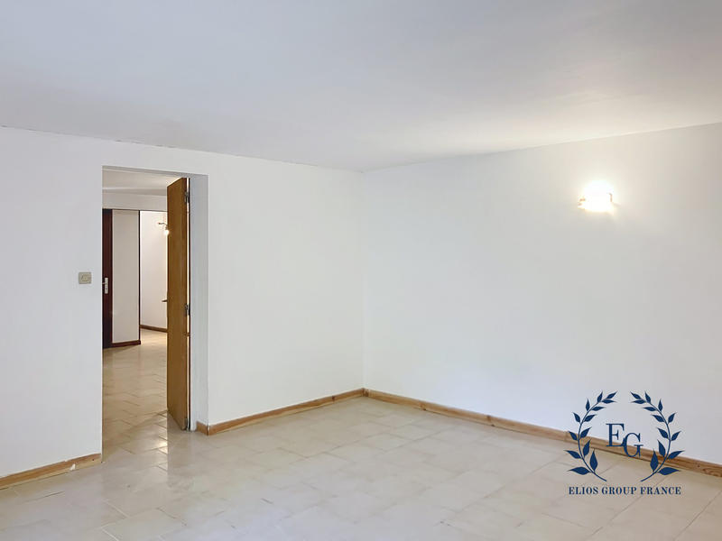 Maison traditionnelle - 179 m² - 6 pièces