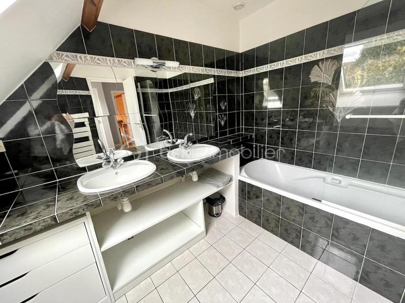 Pavillon - 120 m² - 6 pièces