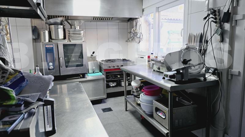 Maison - 400 m² - 5 pièces