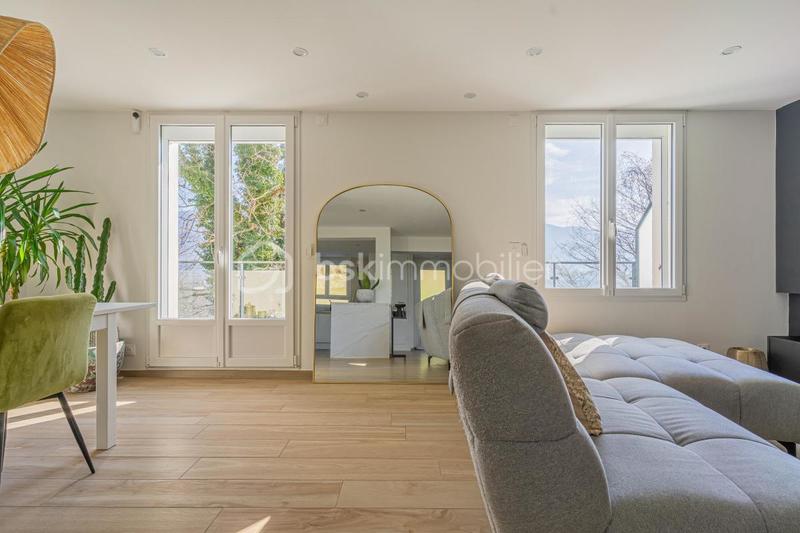 Appartement - 81 m² - 3 pièces