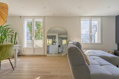 Appartement - 81 m² - 3 pièces