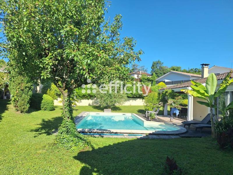 Maison - 140 m² - 5 pièces