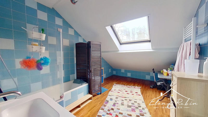 Propriété - 200 m² - 8 pièces