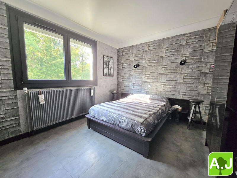 Maison traditionnelle - 131 m² - 6 pièces