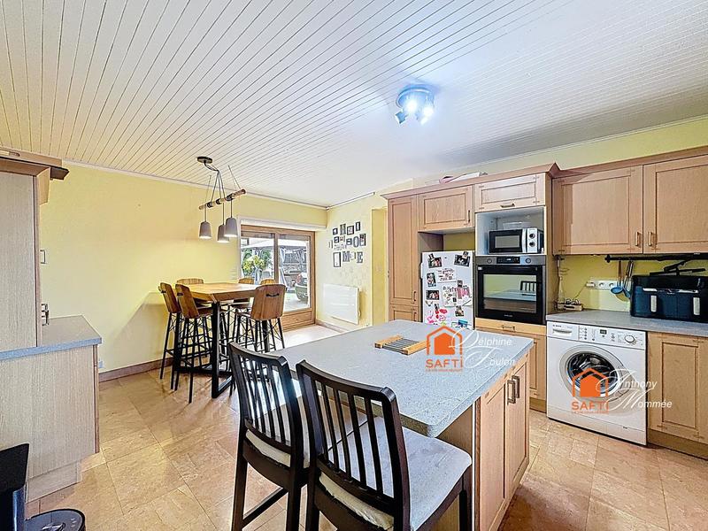 Maison - 180 m² - 5 pièces