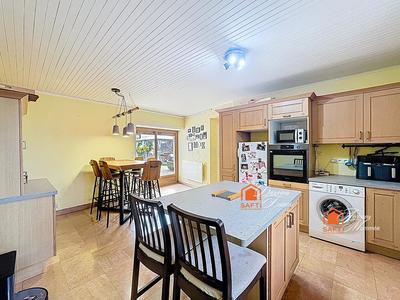 Maison - 180 m² - 5 pièces