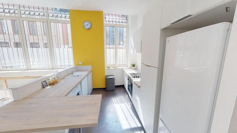 Chambre - 12 m² - 5 pièces