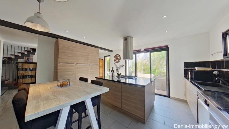 Maison - 151 m² - 6 pièces