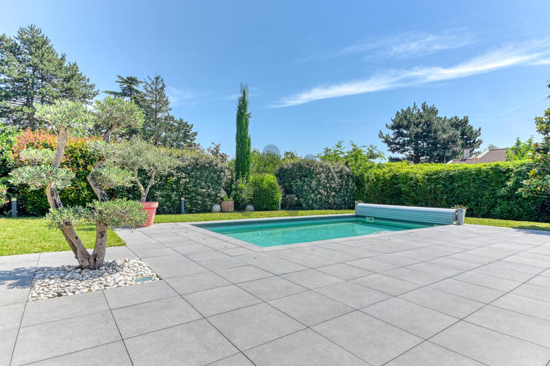 Maison - 217 m² - 6 pièces