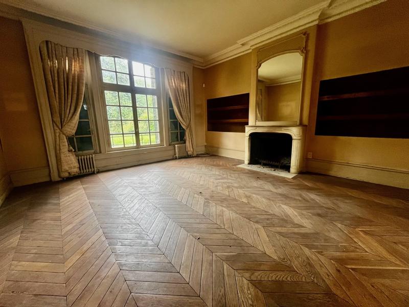 Maison - 335 m² - 10 pièces