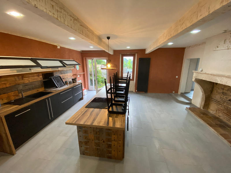 Propriété - 360 m² - 13 pièces