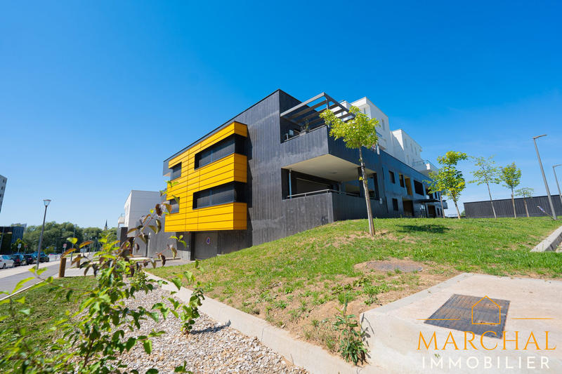 Appartement - 93 m² - 4 pièces