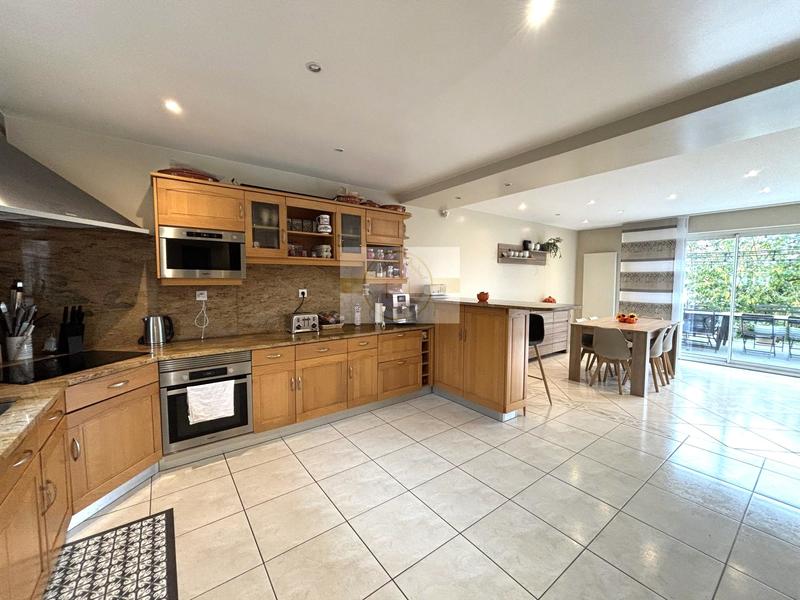 Maison traditionnelle - 135 m² - 6 pièces