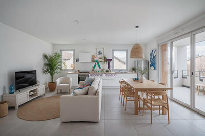 Appartement - 84 m² - 4 pièces