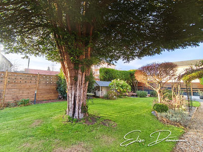 Maison - 203 m² - 7 pièces