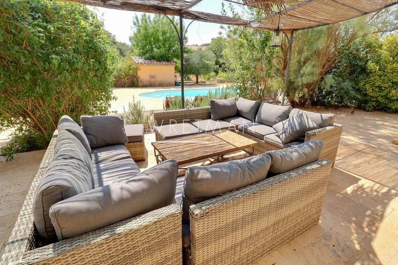 Villa - 232 m² - 9 pièces