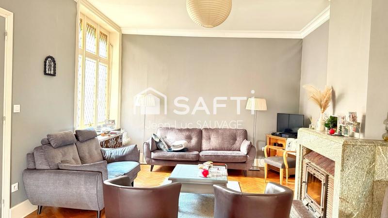 Maison - 240 m² - 12 pièces