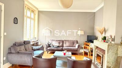 Maison - 240 m² - 12 pièces