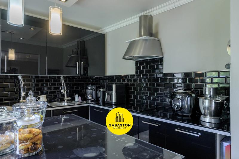 Appartement - 101 m² - 4 pièces